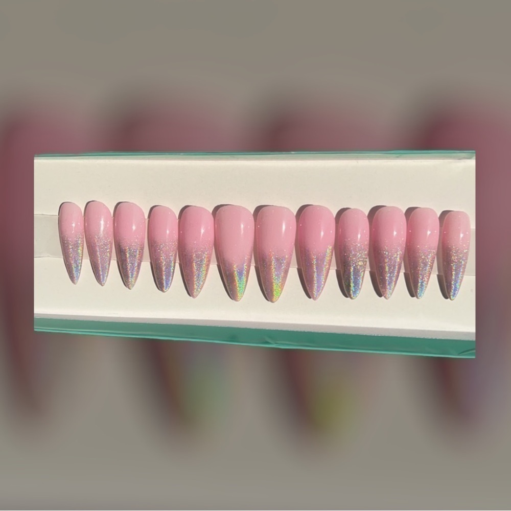 Press On Nails pink with holographic tips set of 24 with application kit